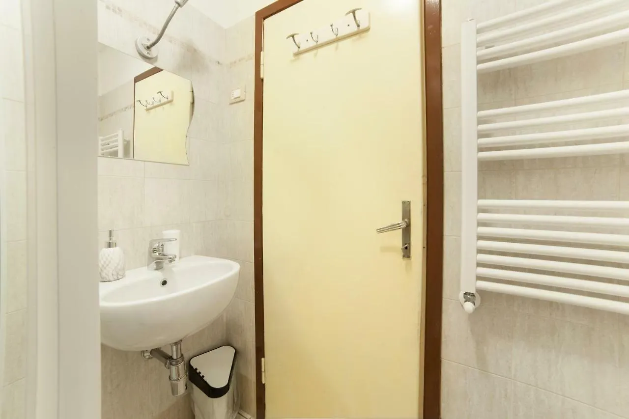 Affittacamere San Jacopino Флоренция 2*,